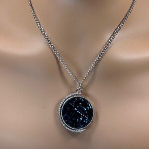 Sparkling Peacock Blue Druzy Spinner Pendant Necklace